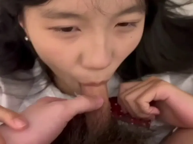 Em loli dễ thương mút cục thịt biến em thành con em đào dam dang p2